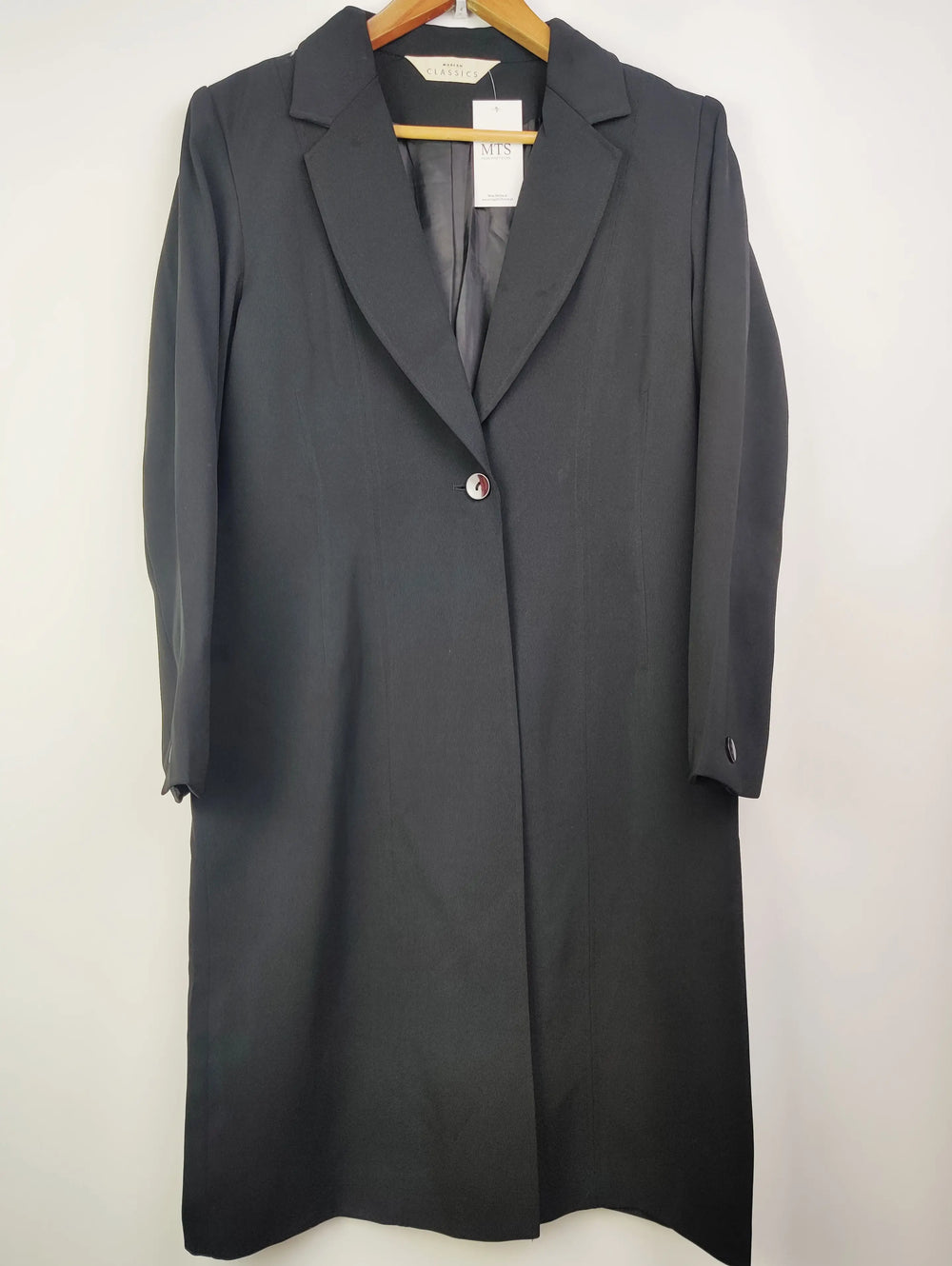 Buy online pre-used pre-loved 100% authentic & Original branded Modern Classics (WC-1987) available in Pakistan. Top international brands avilable.