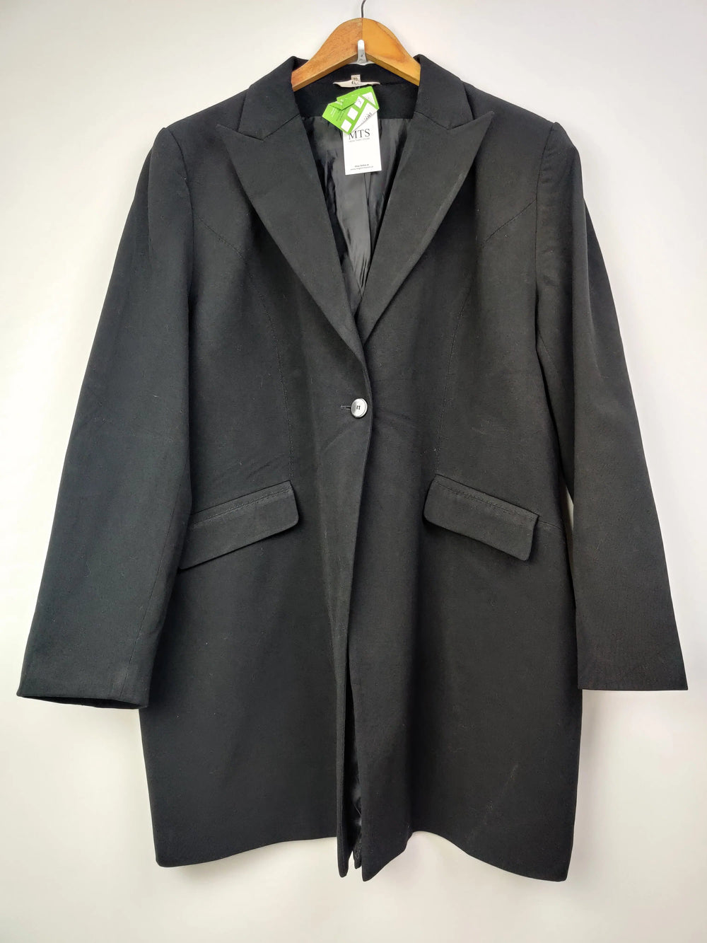 Buy online pre-used pre-loved 100% authentic & Original branded Klass Collection (WC-1990) available in Pakistan. Top international brands avilable.