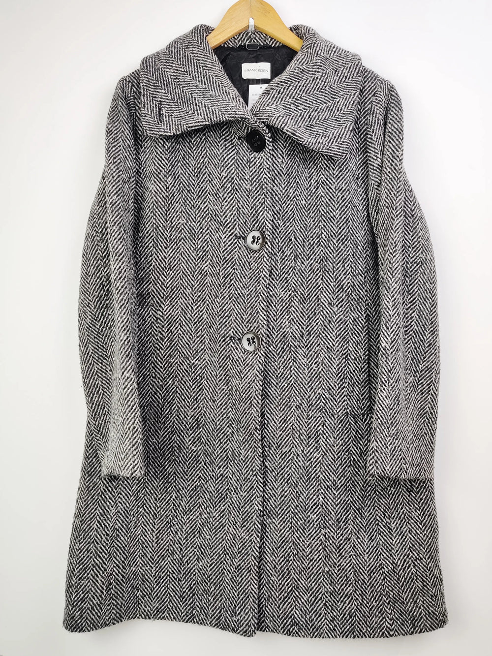 Buy online pre-used pre-loved 100% authentic & Original branded Frank Eden (WC-2014) available in Pakistan. Top international brands avilable.