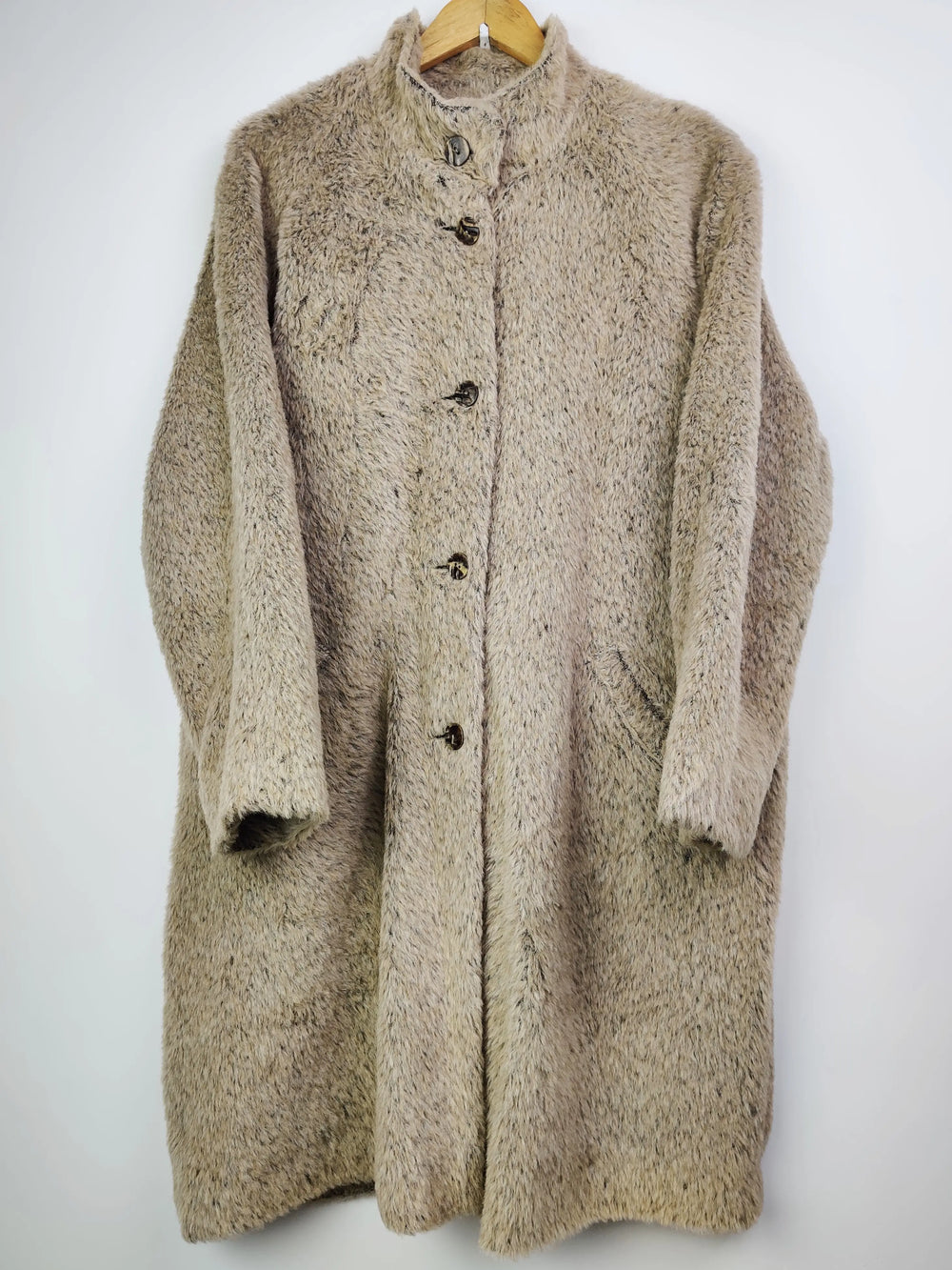 Buy online pre-used pre-loved 100% authentic & Original branded Wallis (WC-2016) available in Pakistan. Top international brands avilable.