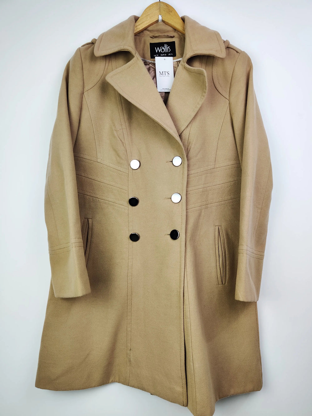 Buy online pre-used pre-loved 100% authentic & Original branded Wallis (WC-2018) available in Pakistan. Top international brands avilable.