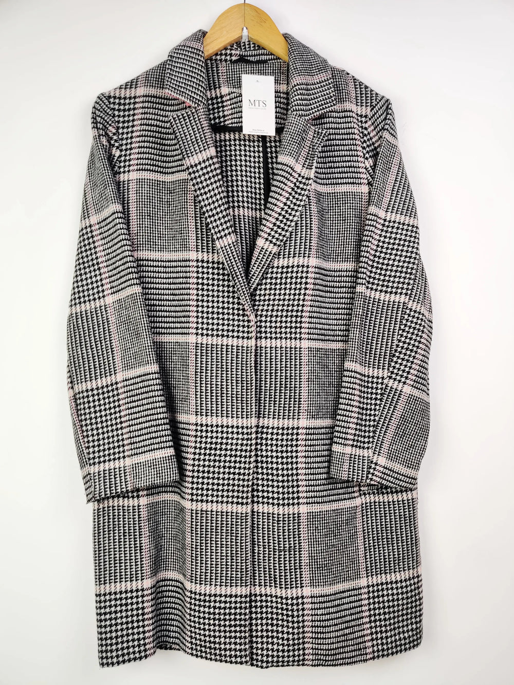 Buy online pre-used pre-loved 100% authentic & Original branded Unknown Brand (WC-2060) available in Pakistan. Top international brands avilable.