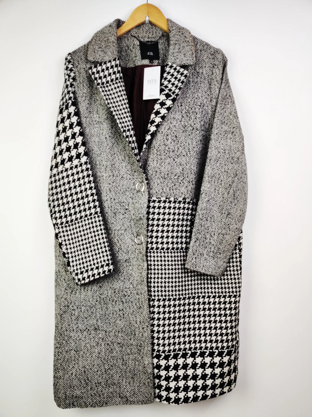 Buy online pre-used pre-loved 100% authentic & Original branded River Island (WC-2072) available in Pakistan. Top international brands avilable.