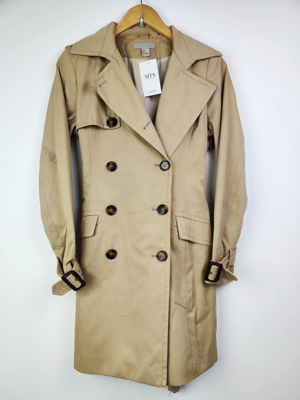 Buy online pre-used pre-loved 100% authentic & Original branded H&M (WC-2108) available in Pakistan. Top international brands avilable.