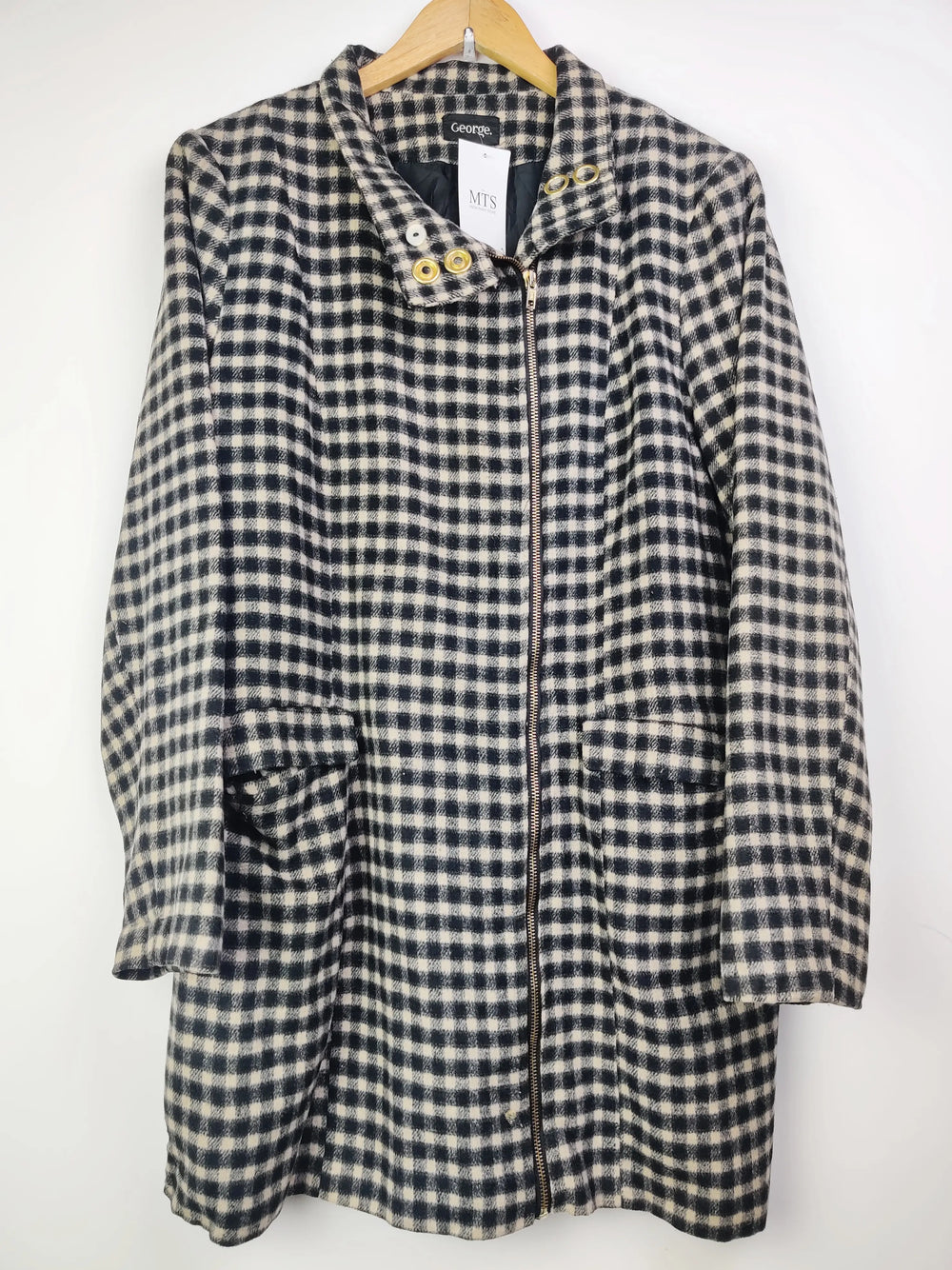 Buy online pre-used pre-loved 100% authentic & Original branded George (WC-2118) available in Pakistan. Top international brands avilable.