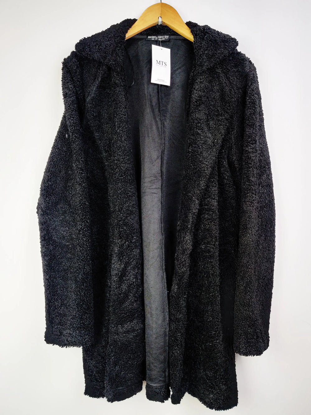 Buy online pre-used pre-loved 100% authentic & Original branded Select (WC-2141) available in Pakistan. Top international brands avilable.