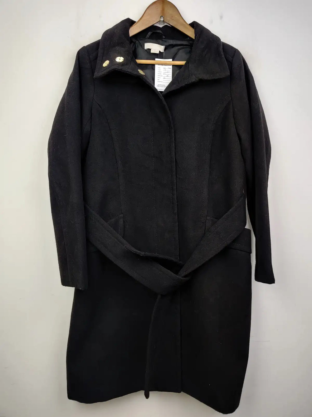 Buy online pre-used pre-loved 100% authentic & Original branded H&M (WC-2414) available in Pakistan. Top international brands avilable.