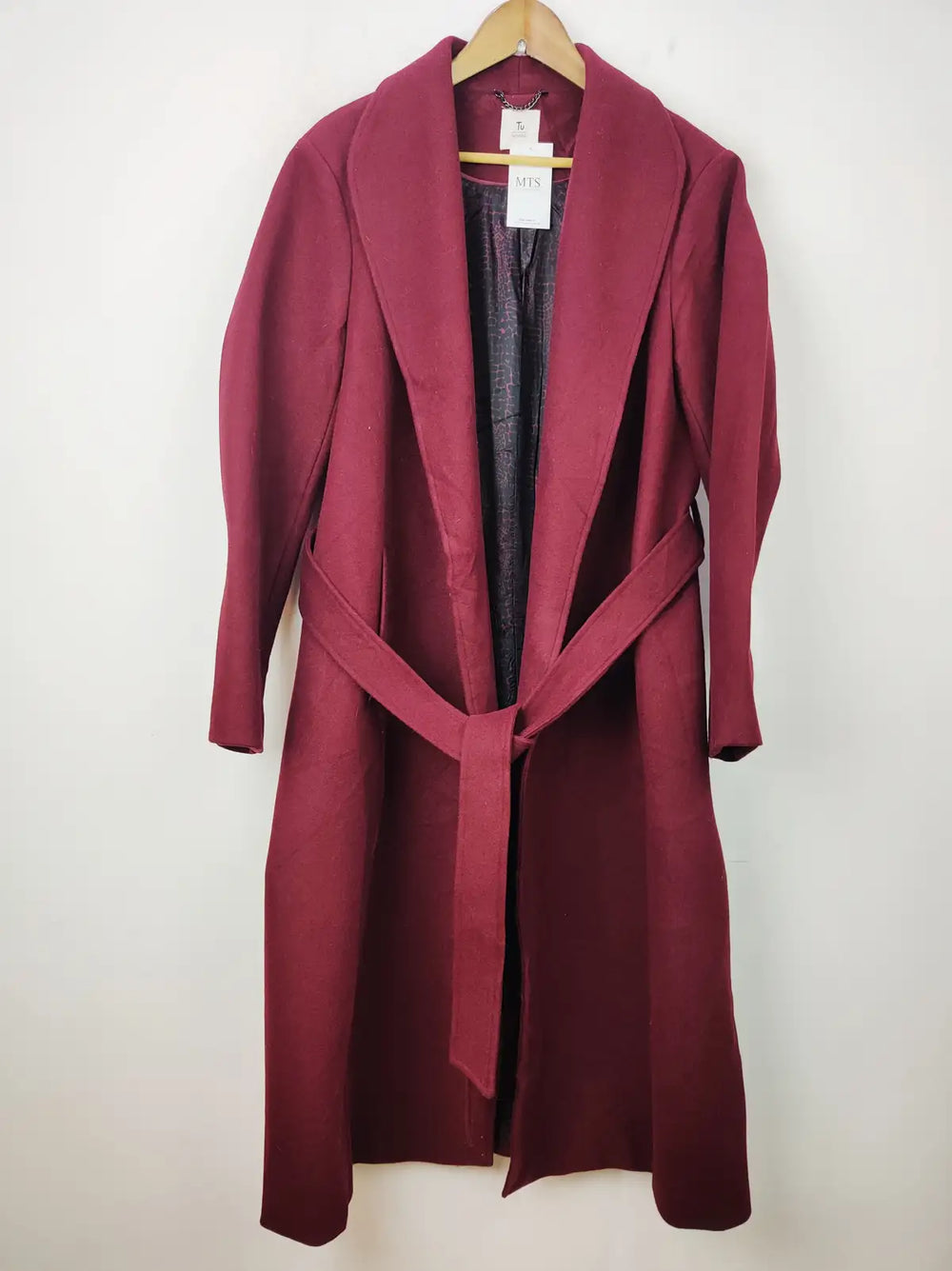 Buy online pre-used pre-loved 100% authentic & Original branded Tu (WC-2429) available in Pakistan. Top international brands avilable.