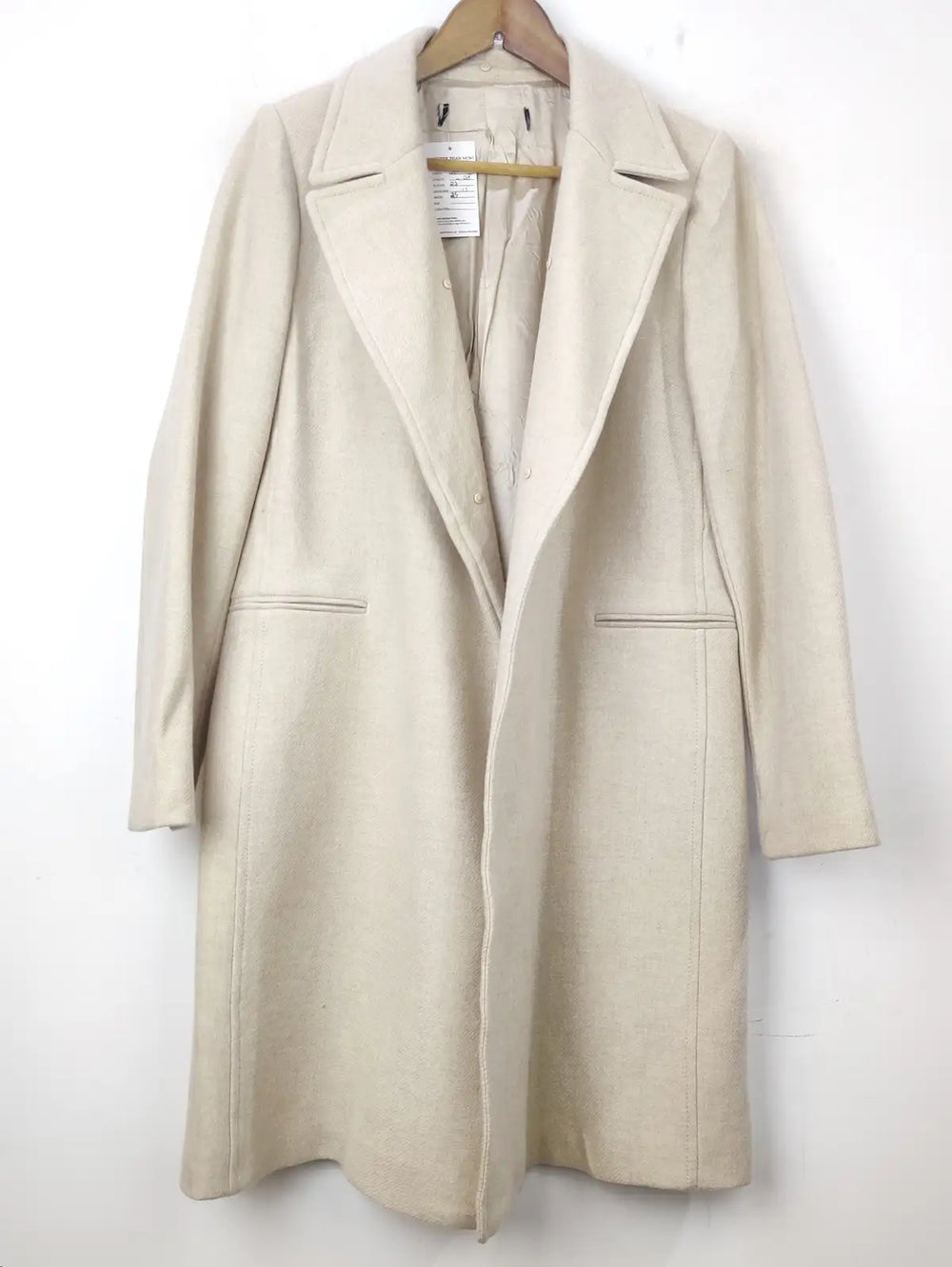 Buy online pre-used pre-loved 100% authentic & Original branded Manteco (WC-2433) available in Pakistan. Top international brands avilable.