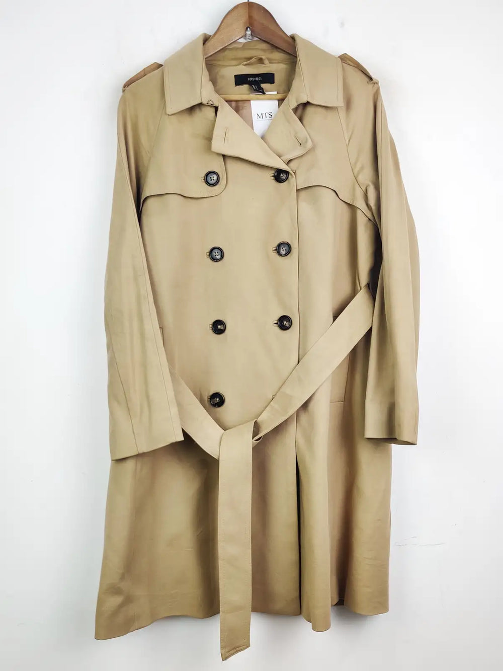 Buy online pre-used pre-loved 100% authentic & Original branded Forever 21 (WC-2438) available in Pakistan. Top international brands avilable.