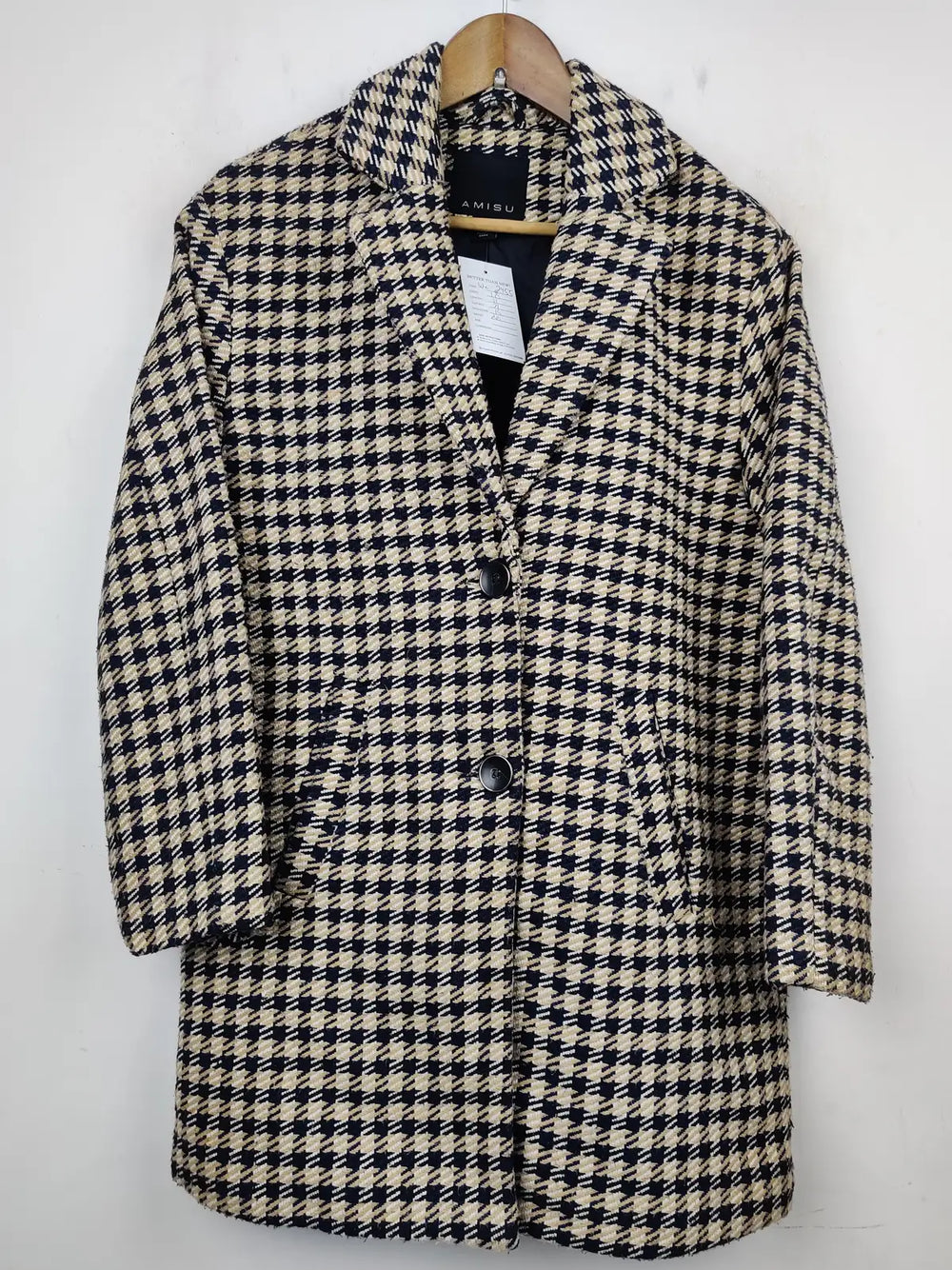 Buy online pre-used pre-loved 100% authentic & Original branded Amisu (WC-2455) available in Pakistan. Top international brands avilable.