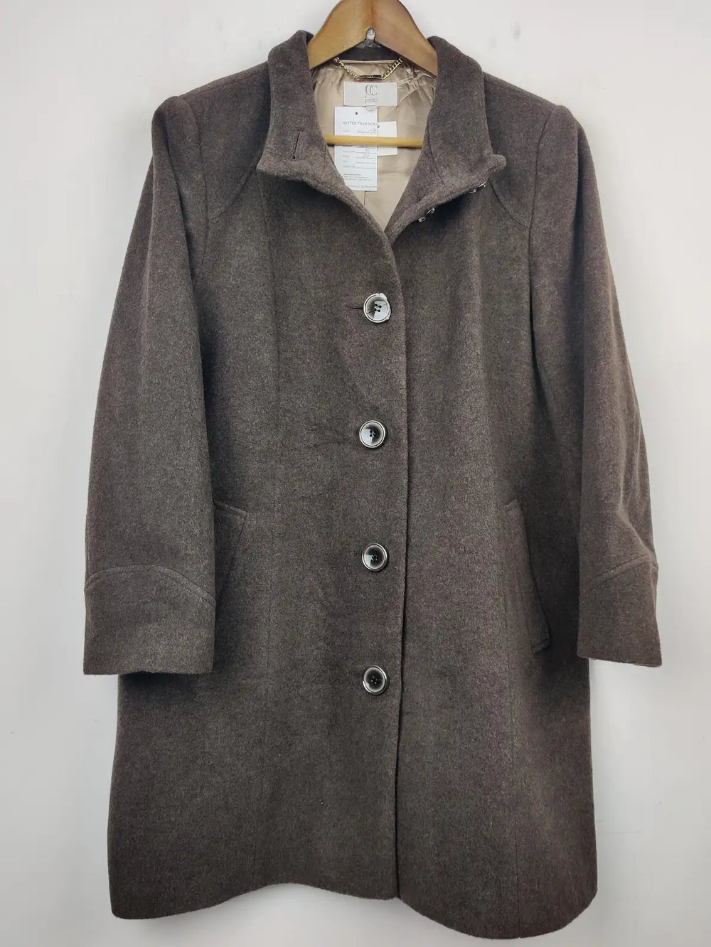 Buy online pre-used pre-loved 100% authentic & Original branded Cc (WC-2476) available in Pakistan. Top international brands avilable.