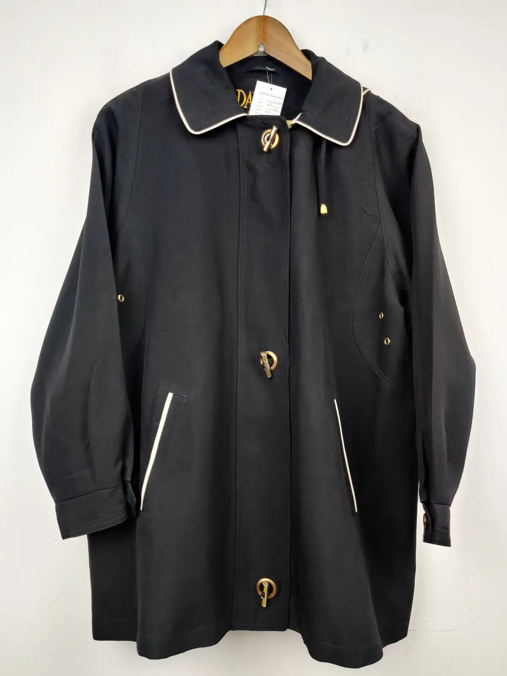 Buy online pre-used pre-loved 100% authentic & Original branded David Barry (WC-2480) available in Pakistan. Top international brands avilable.