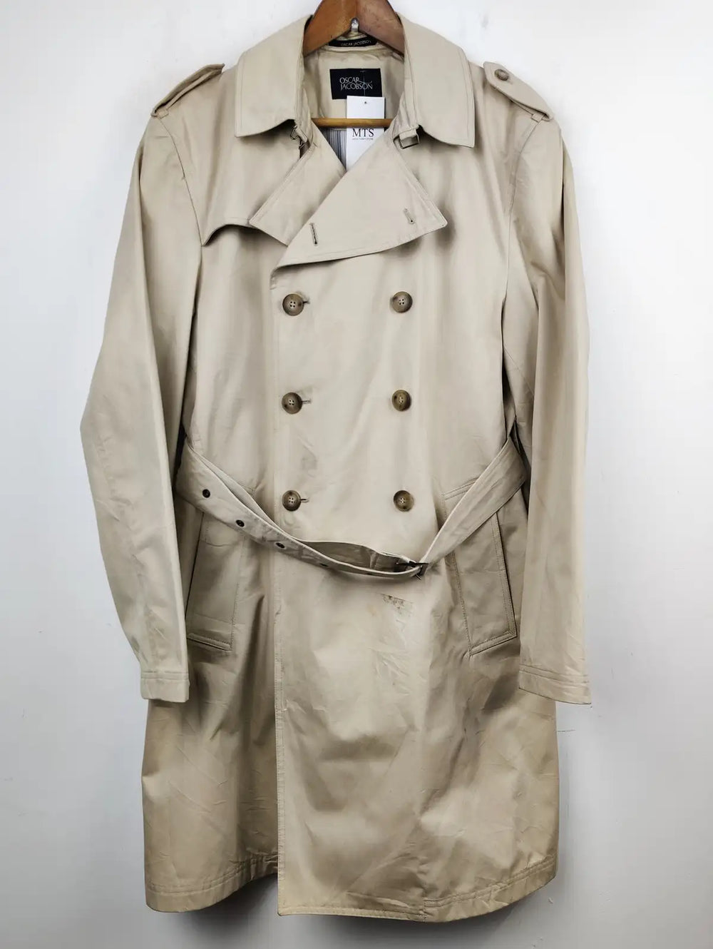 Buy online pre-used pre-loved 100% authentic & Original branded Oscar Jacobson (WC-2511) available in Pakistan. Top international brands avilable.