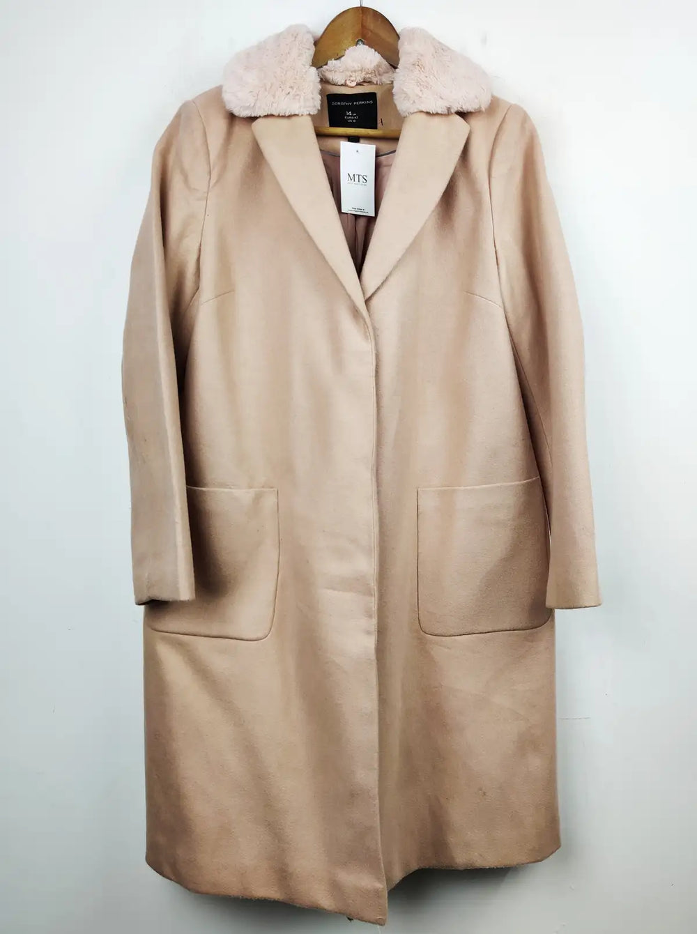 Buy online pre-used pre-loved 100% authentic & Original branded Dorothy Perkins (WC-2515) available in Pakistan. Top international brands avilable.