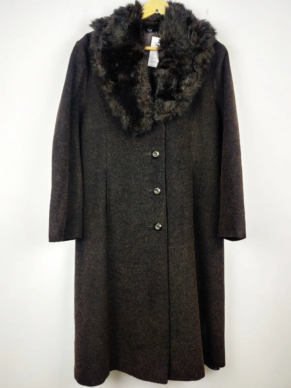 Buy online pre-used pre-loved 100% authentic & Original branded Unknown Brand (WC-2582) available in Pakistan. Top international brands avilable.