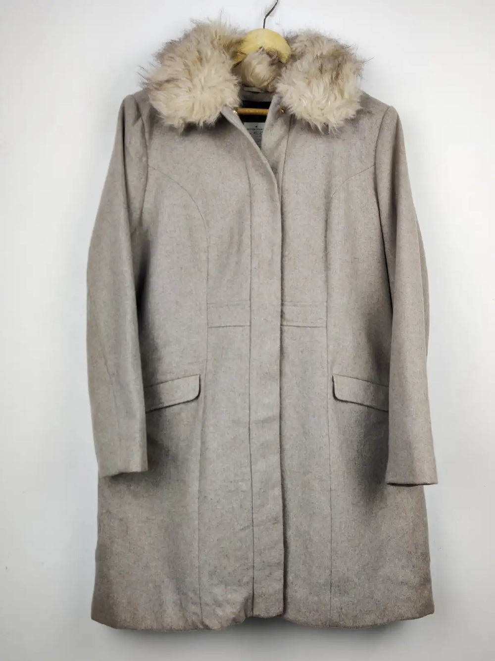 Buy online pre-used pre-loved 100% authentic & Original branded Papaya (WC-2602) available in Pakistan. Top international brands avilable.