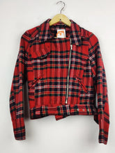 Buy online pre-used pre-loved 100% authentic & Original branded Atmosphere (WC-2607) available in Pakistan. Top international brands avilable.