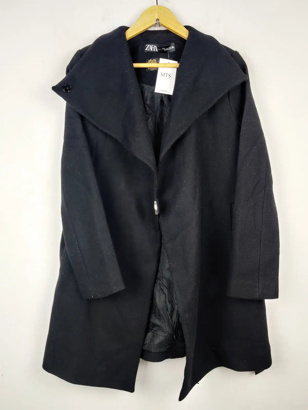 Buy online pre-used pre-loved 100% authentic & Original branded Zara (WC-2626) available in Pakistan. Top international brands avilable.