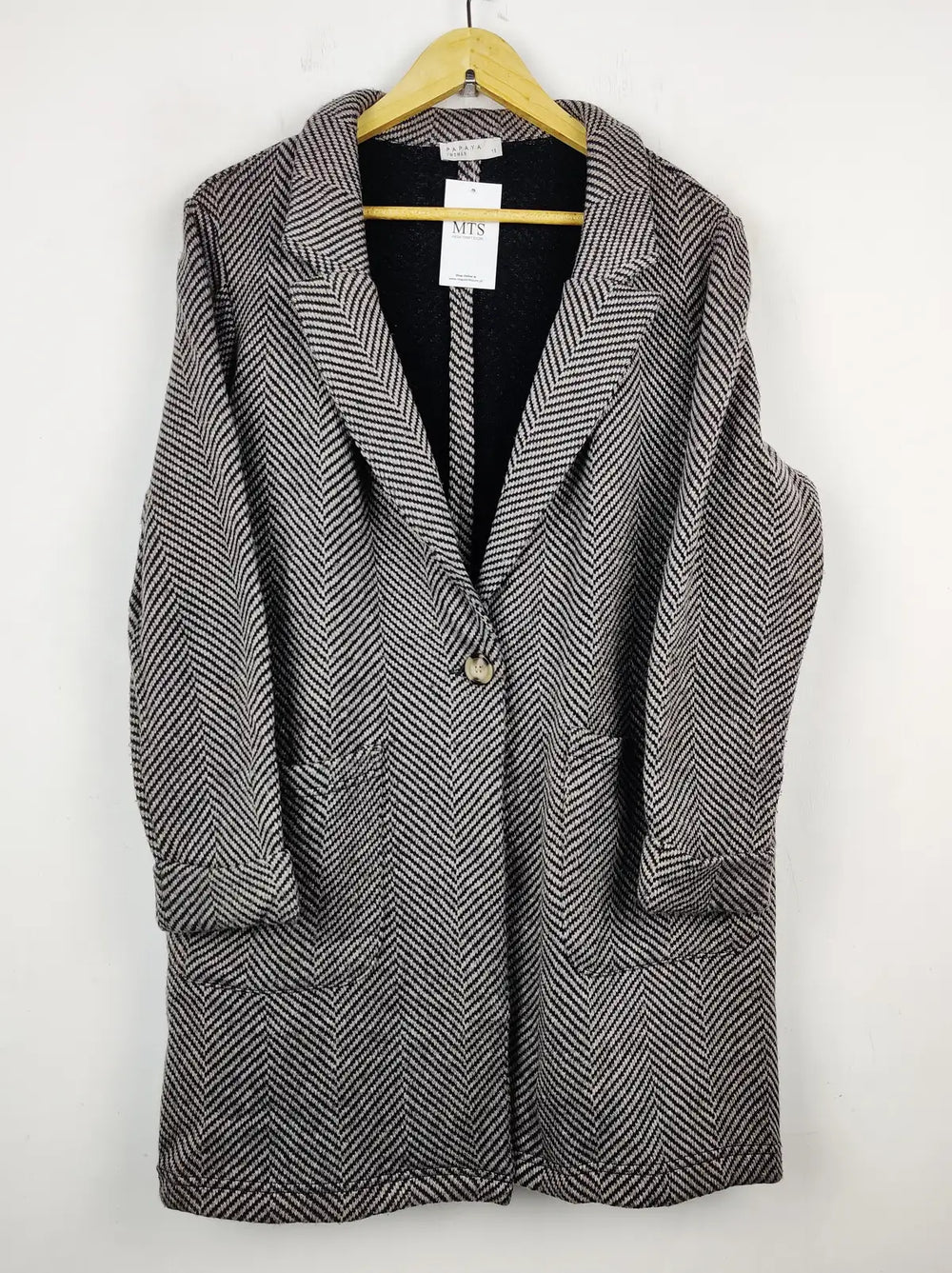 Buy online pre-used pre-loved 100% authentic & Original branded Papaya (WC-2633) available in Pakistan. Top international brands avilable.