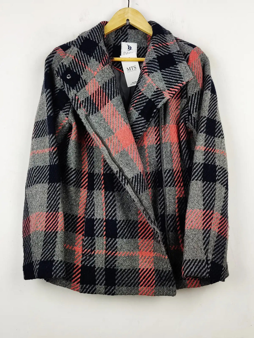 Buy online pre-used pre-loved 100% authentic & Original branded Dash (WC-2653) available in Pakistan. Top international brands avilable.