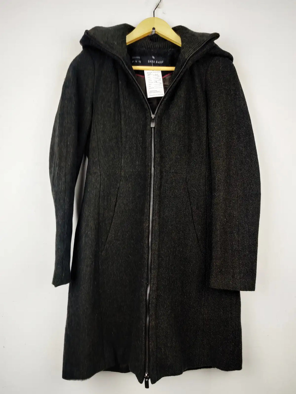 Buy online pre-used pre-loved 100% authentic & Original branded Zara (WC-2903) available in Pakistan. Top international brands avilable.