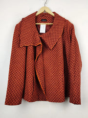 Buy online pre-used pre-loved 100% authentic & Original branded Essence (WC-2925) available in Pakistan. Top international brands avilable.