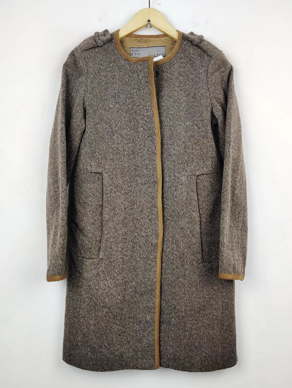 Buy online pre-used pre-loved 100% authentic & Original branded Zara (WC-2935) available in Pakistan. Top international brands avilable.