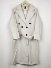 Buy online pre-used pre-loved 100% authentic & Original branded Unknown Brand (WC-3118) available in Pakistan. Top international brands avilable.