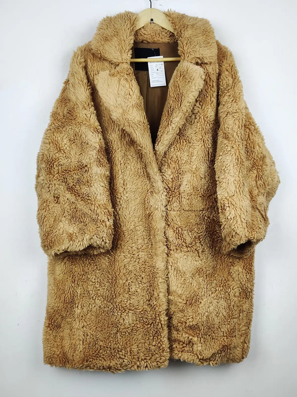 Buy online pre-used pre-loved 100% authentic & Original branded Pull&Bear (WC-3133) available in Pakistan. Top international brands avilable.