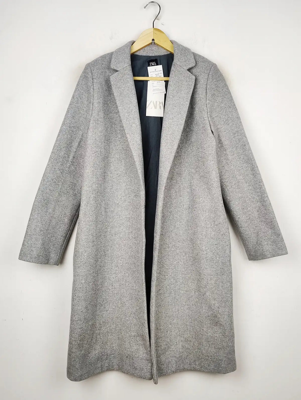 Buy online pre-used pre-loved 100% authentic & Original branded Zara (WC-3292) available in Pakistan. Top international brands avilable.