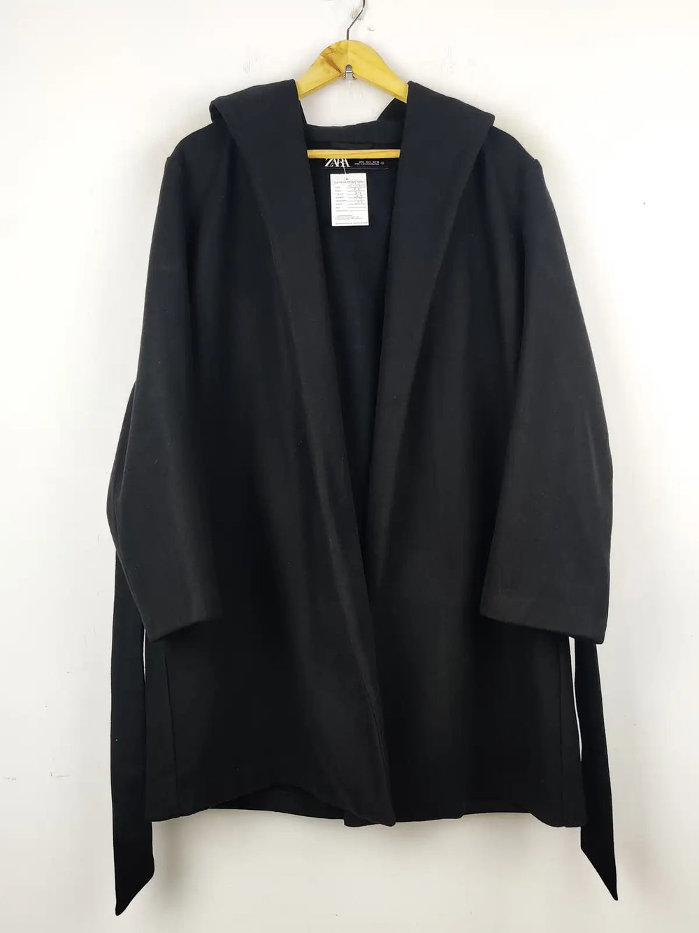 Buy online pre-used pre-loved 100% authentic & Original branded Zara (WC-3387) available in Pakistan. Top international brands avilable.