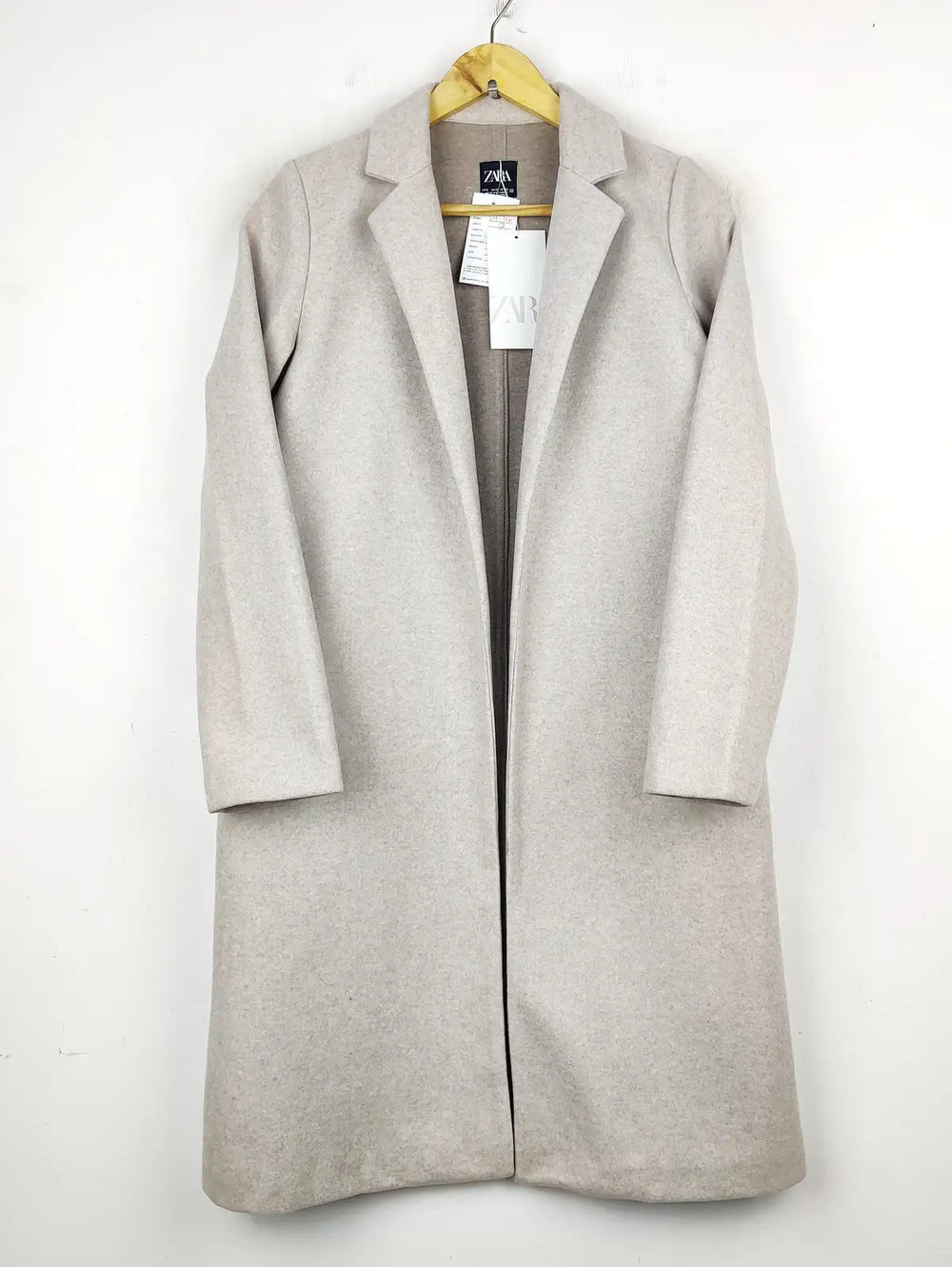 Buy online pre-used pre-loved 100% authentic & Original branded Zara (WC-3405) available in Pakistan. Top international brands avilable.