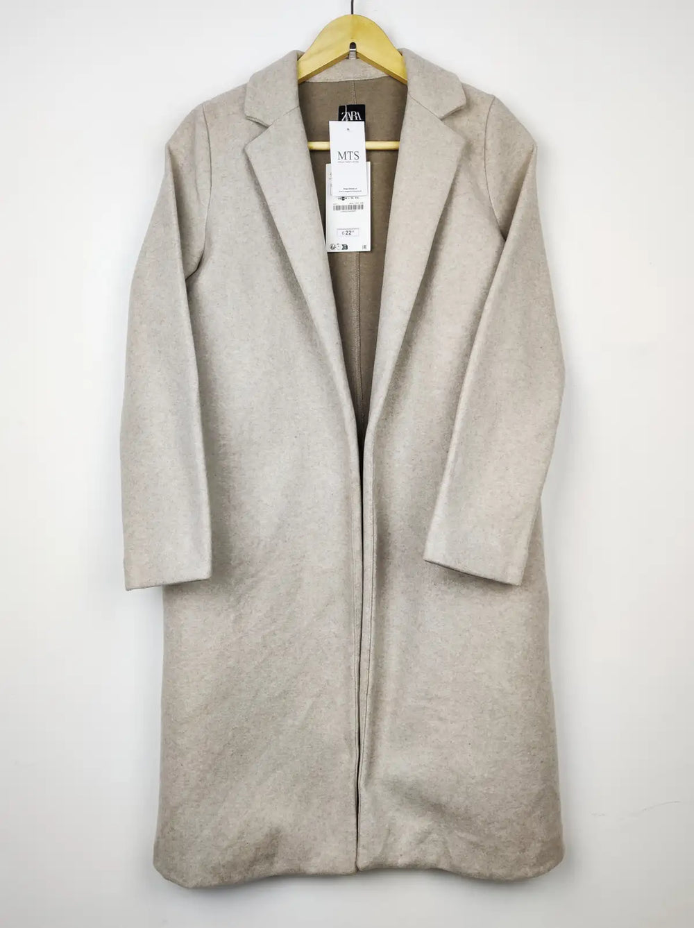 Buy online pre-used pre-loved 100% authentic & Original branded Zara (WC-3475) available in Pakistan. Top international brands avilable.