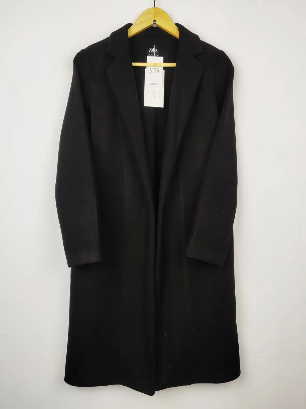 Buy online pre-used pre-loved 100% authentic & Original branded Zara (WC-3480) available in Pakistan. Top international brands avilable.