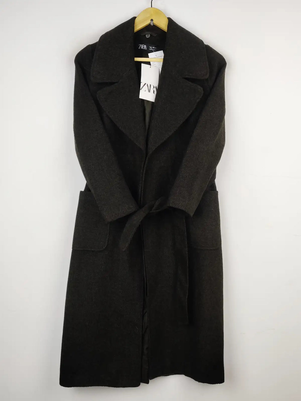 Buy online pre-used pre-loved 100% authentic & Original branded Zara (WC-3510) available in Pakistan. Top international brands avilable.