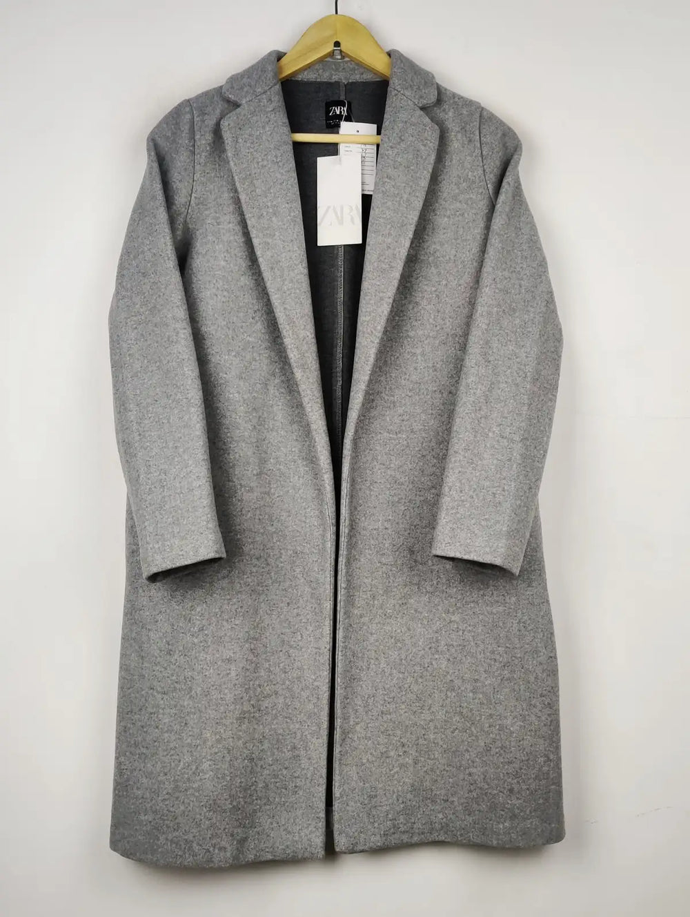 Buy online pre-used pre-loved 100% authentic & Original branded Zara (WC-3531) available in Pakistan. Top international brands avilable.