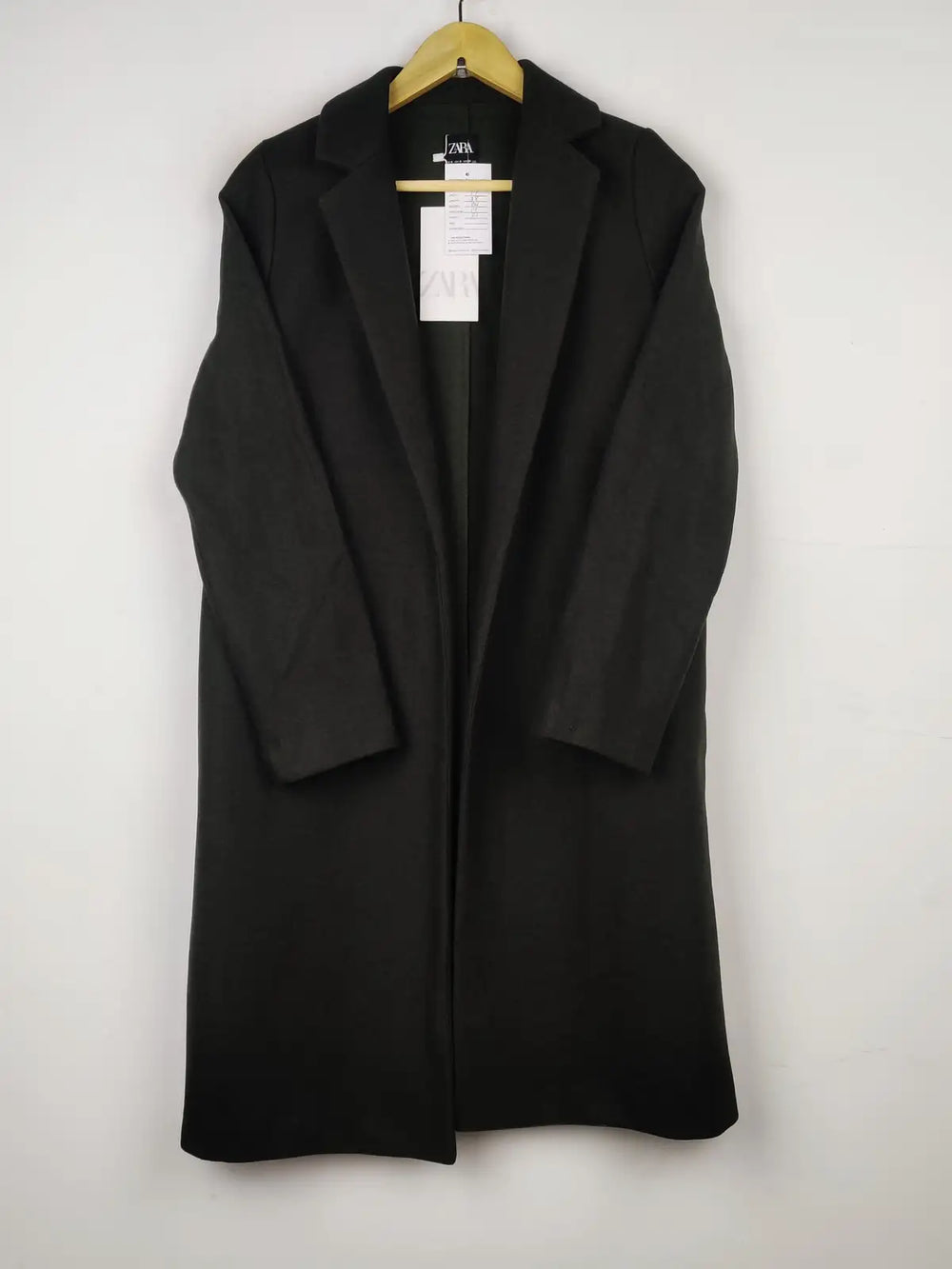 Buy online pre-used pre-loved 100% authentic & Original branded Zara (WC-3536) available in Pakistan. Top international brands avilable.