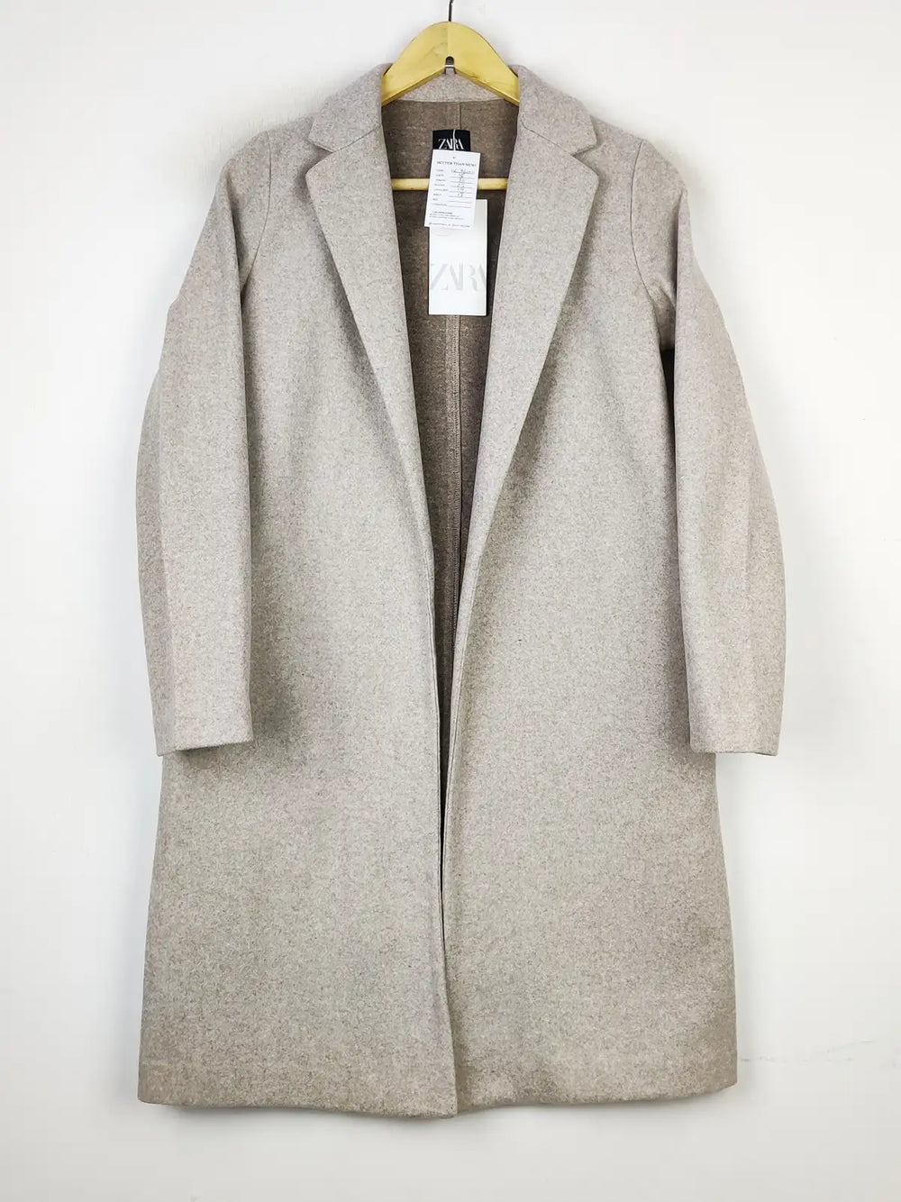 Buy online pre-used pre-loved 100% authentic & Original branded Zara (WC-3600) available in Pakistan. Top international brands avilable.