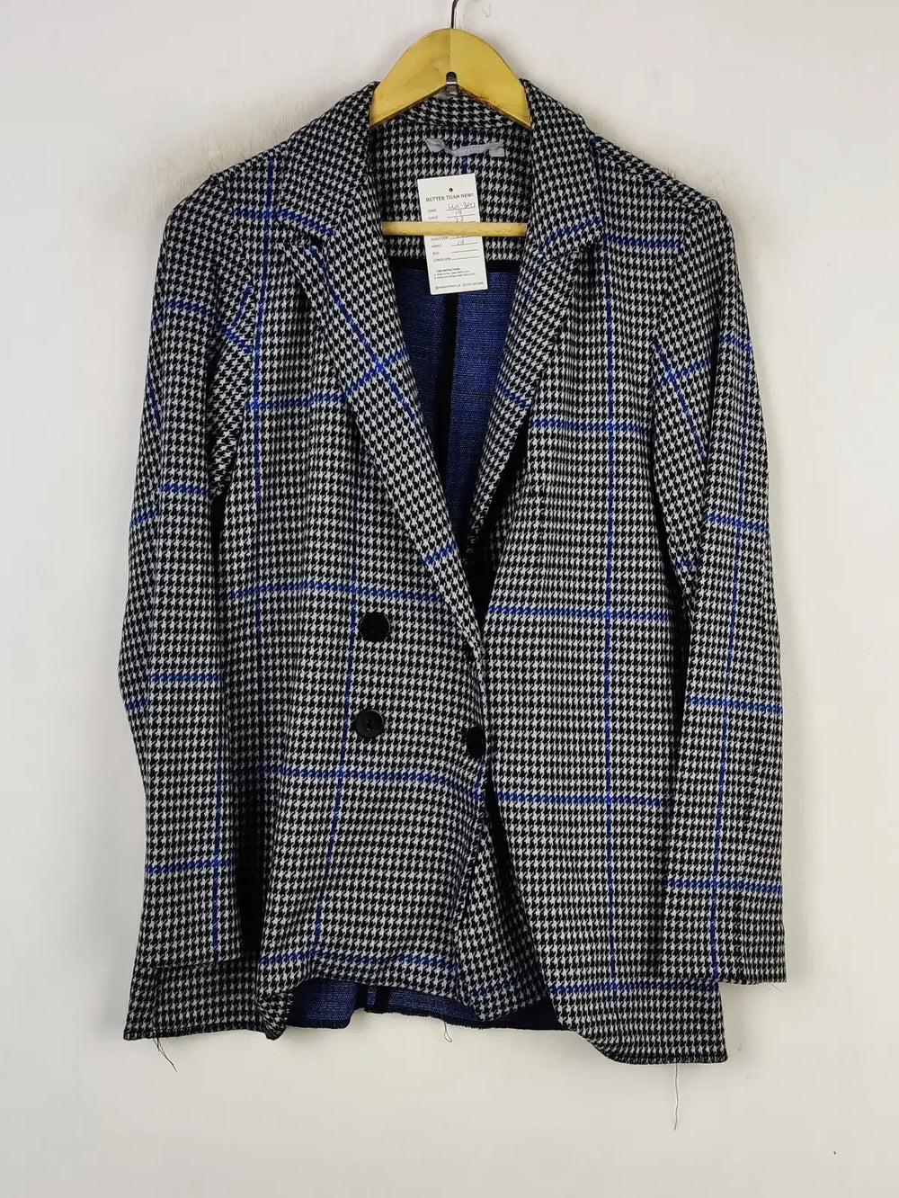 Buy online pre-used pre-loved 100% authentic & Original branded Redheiring (WC-3647) available in Pakistan. Top international brands avilable.