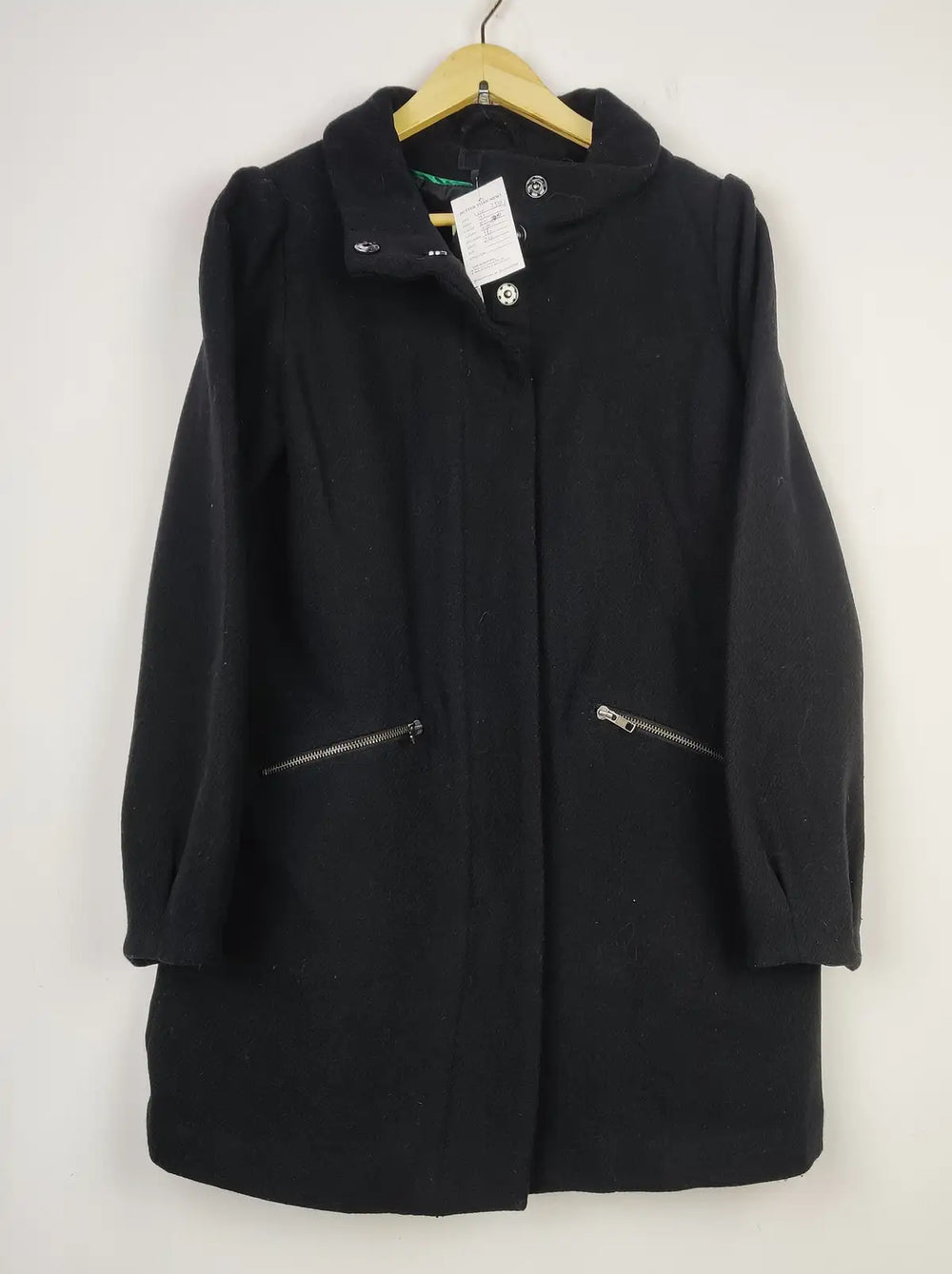 Buy online pre-used pre-loved 100% authentic & Original branded H&M (WC-3886) available in Pakistan. Top international brands avilable.