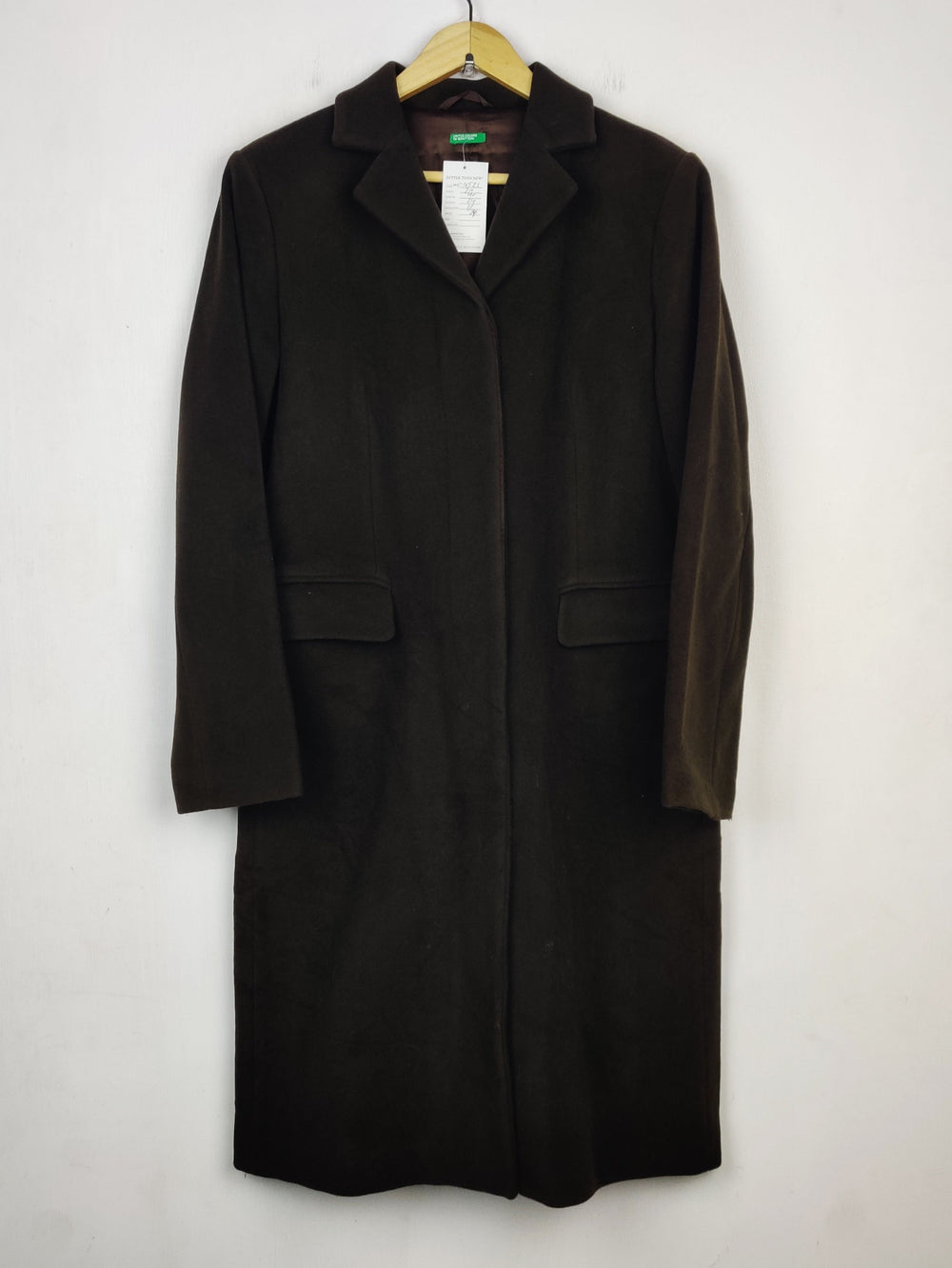 Buy online pre-used pre-loved 100% authentic & Original branded Unknown Brand (WC-4521) available in Pakistan. Top international brands avilable.