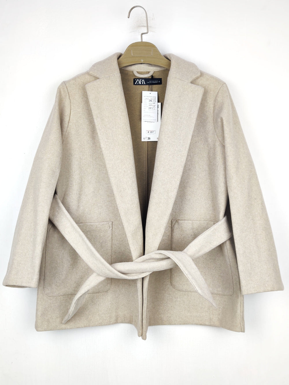 Buy online pre-used pre-loved 100% authentic & Original branded Zara (WC-4718) available in Pakistan. Top international brands avilable.