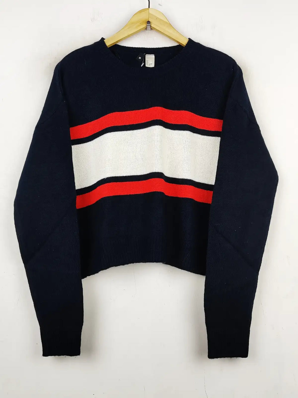 Buy online pre-used pre-loved 100% authentic & Original branded H&M (WCT-1064) available in Pakistan. Top international brands avilable.