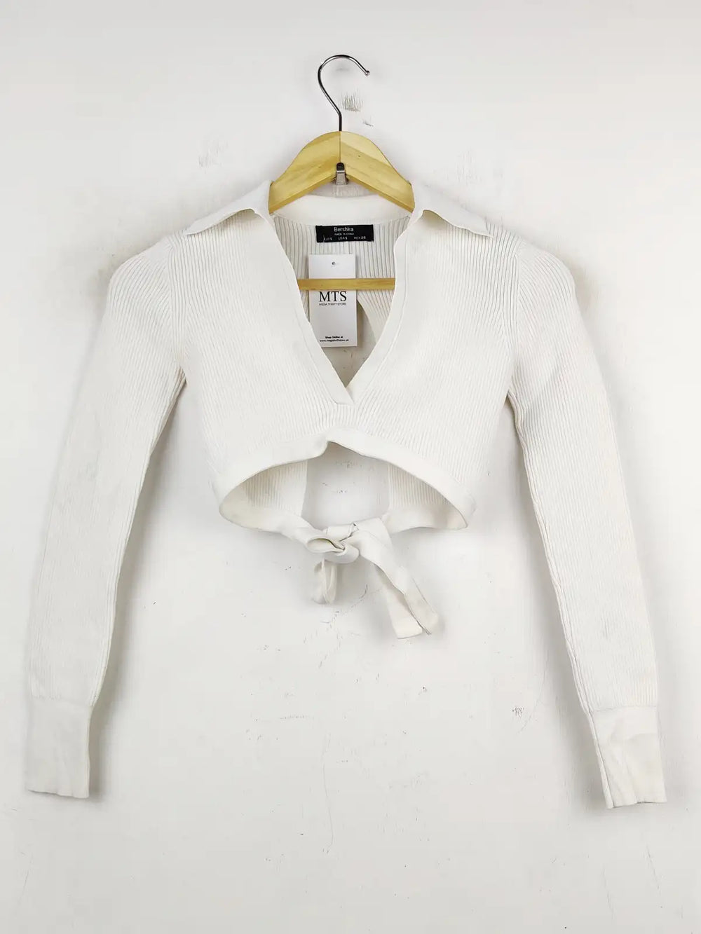 Buy online pre-used pre-loved 100% authentic & Original branded Bershka (WCT-1086) available in Pakistan. Top international brands avilable.