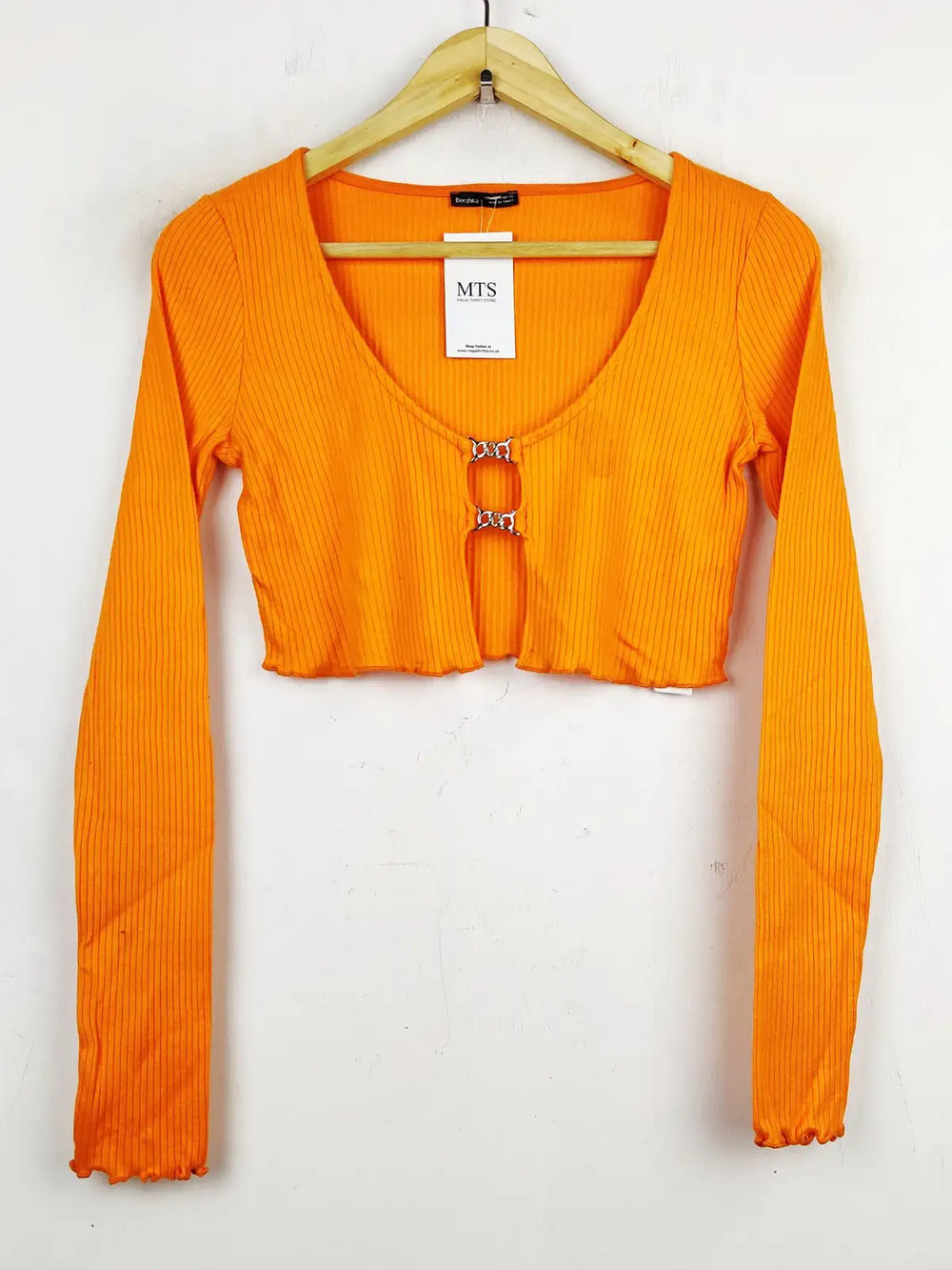 Buy online pre-used pre-loved 100% authentic & Original branded Bershka (WCT-1132) available in Pakistan. Top international brands avilable.