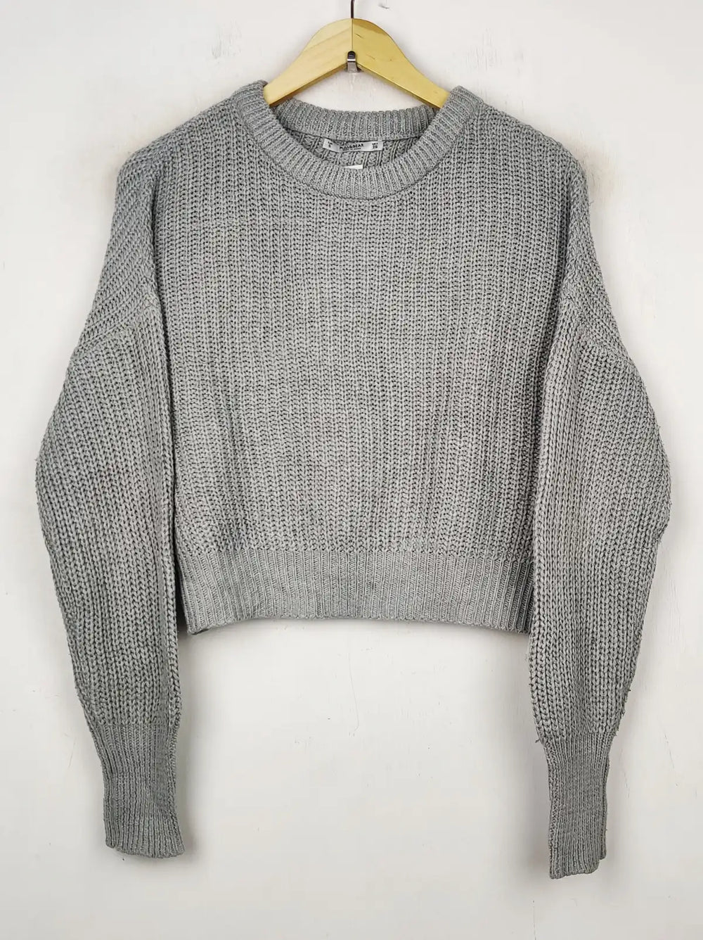 Buy online pre-used pre-loved 100% authentic & Original branded Pull & Bear (WCT-1191) available in Pakistan. Top international brands avilable.