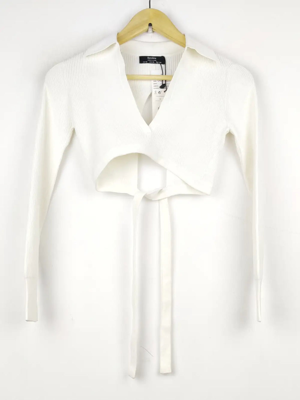 Buy online pre-used pre-loved 100% authentic & Original branded Bershka (WCT-1428) available in Pakistan. Top international brands avilable.