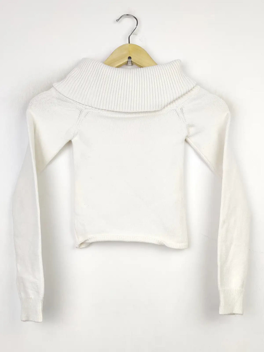 Buy online pre-used pre-loved 100% authentic & Original branded Bershka (WCT-1545) available in Pakistan. Top international brands avilable.