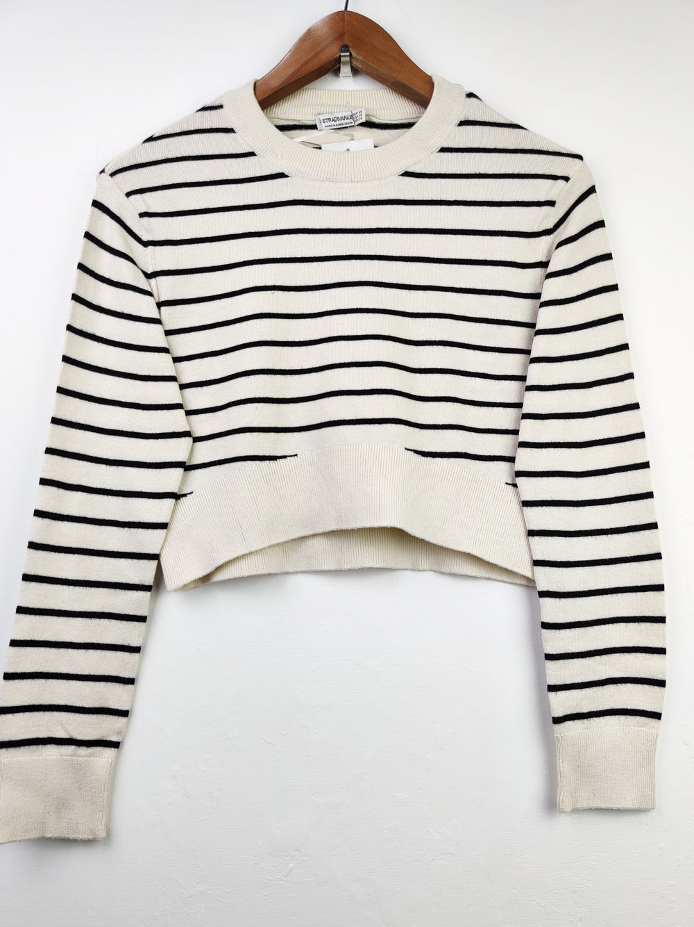 Buy online pre-used pre-loved 100% authentic & Original branded Stradivarius (WCT-163) available in Pakistan. Top international brands avilable.